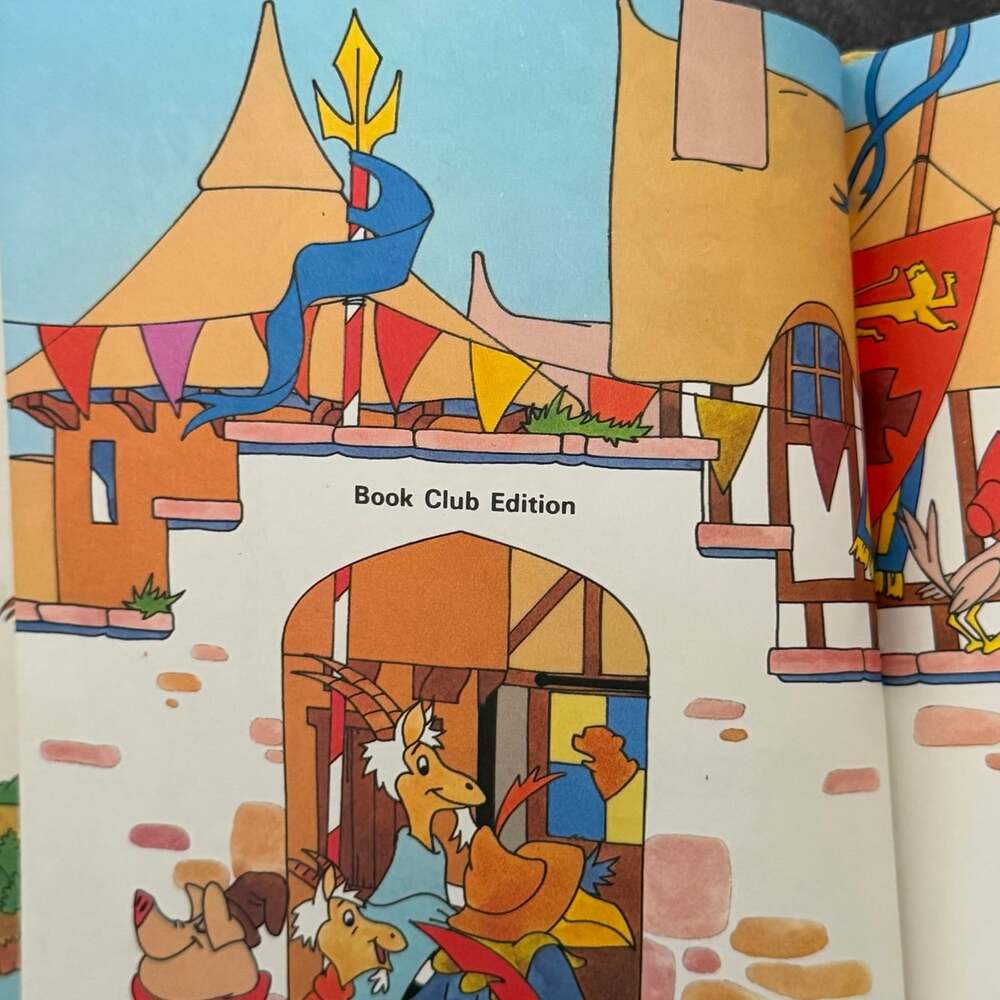 Disney's Wonderful World of Reading Books-Robin hood Saves The Day & Spins Gold - Picture 9 of 11
